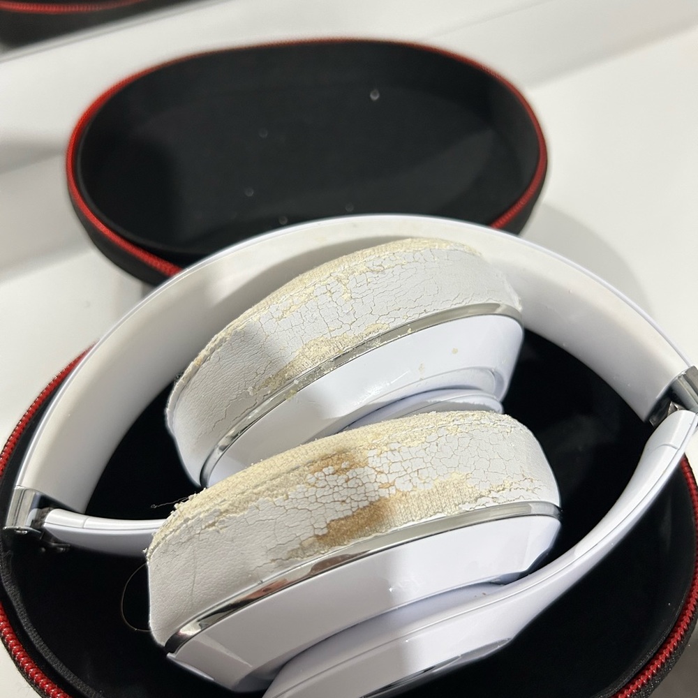 Beats - Picture 3 of 4